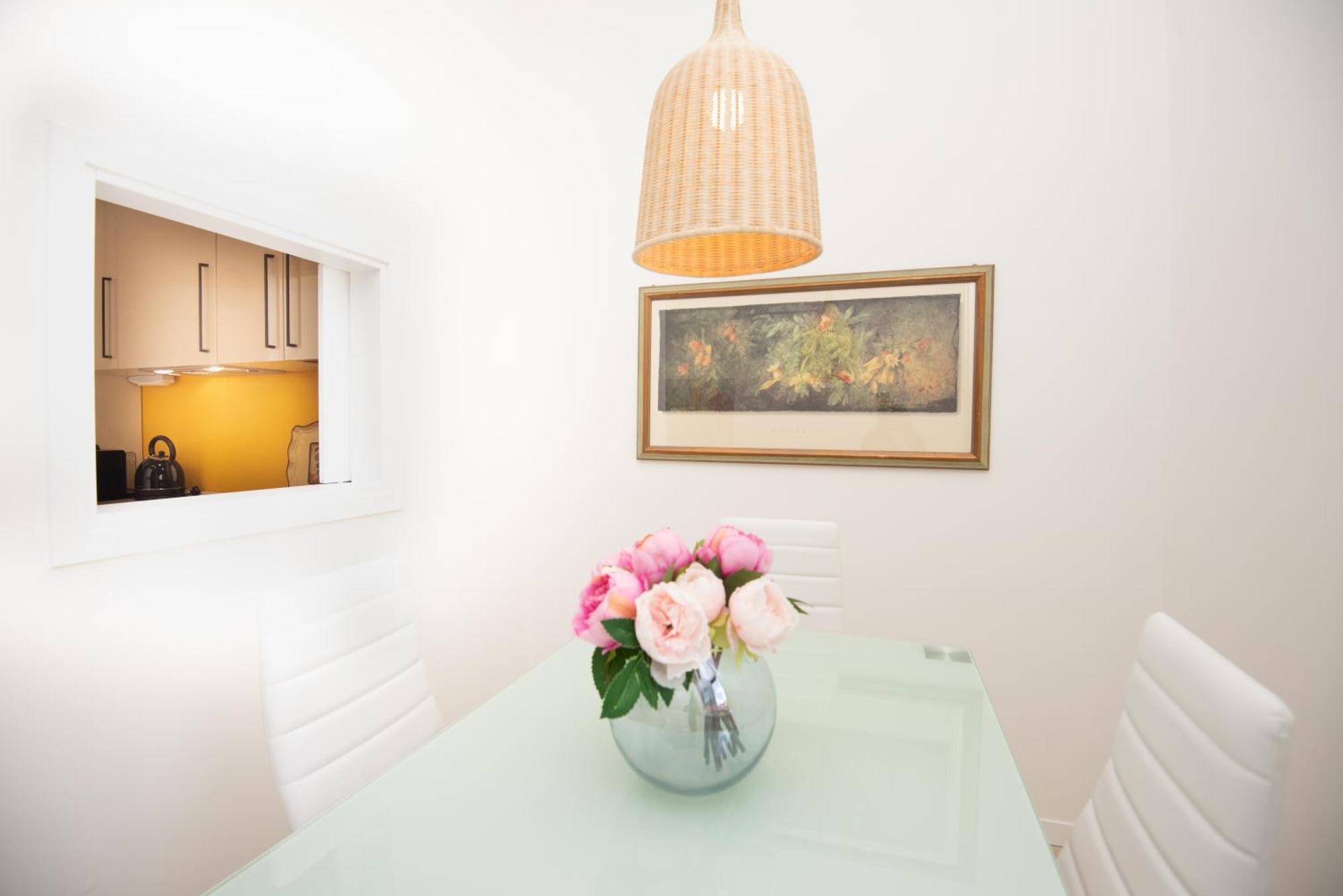 קומו West Park Suite With Parking By Holiday Solutions מראה חיצוני תמונה